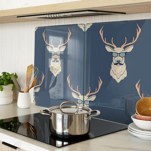 Tagliere in vetro temperato con stampa di una renna che indossa occhiali da sole