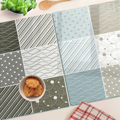 Tagliere in vetro con motivi geometrici e decorazioni a linee