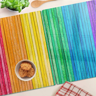 Tagliere in vetro temperato con strisce colorate a effetto arcobaleno