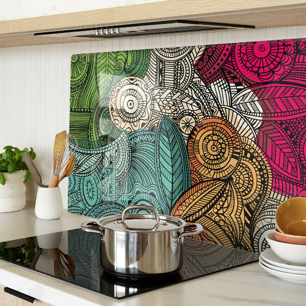 Tagliere in vetro temperato con motivo mandala dai disegni colorati