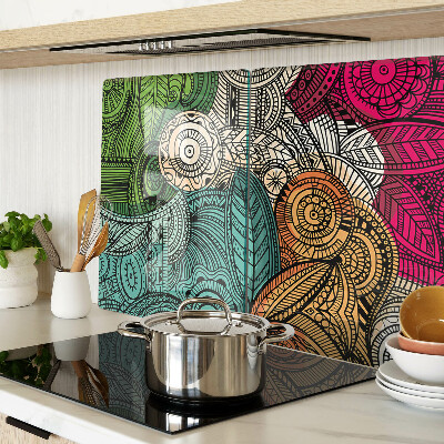 Tagliere in vetro temperato con motivo mandala dai disegni colorati