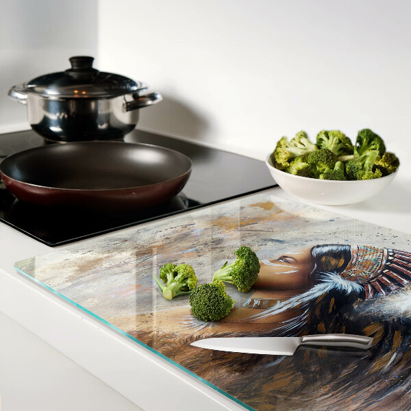 Tagliere in vetro temperato con stampa di un indiano con copricapo di piume