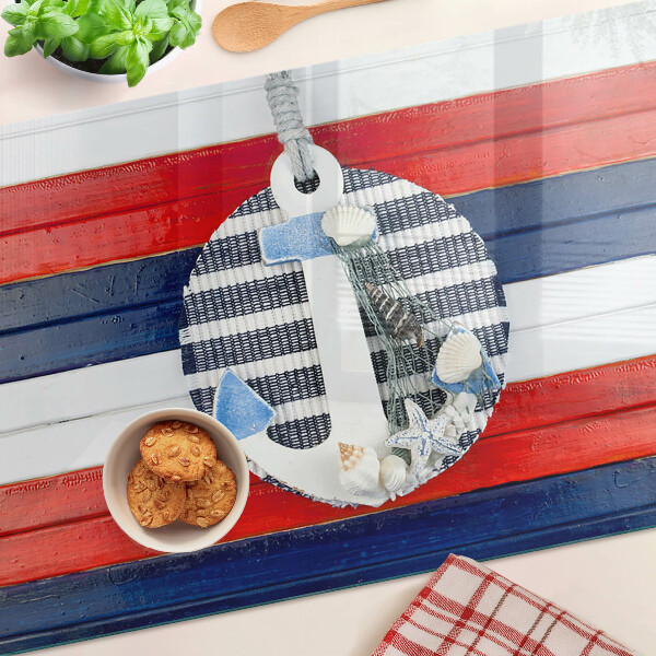 Tagliere in vetro temperato con motivo a strisce sullo sfondo