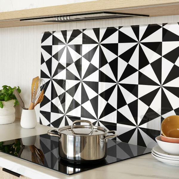 Tagliere in vetro temperato con motivo a triangoli geometrici in bianco e nero