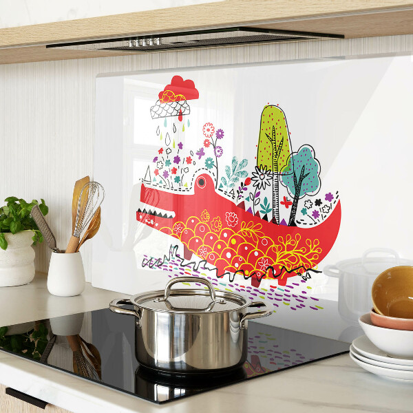 Tagliere in vetro con decoro a coccodrillo in una scena colorata