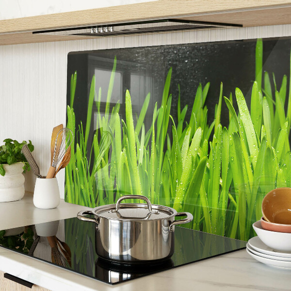 Tagliere in vetro temperato con motivo di erba verde con gocce d'acqua