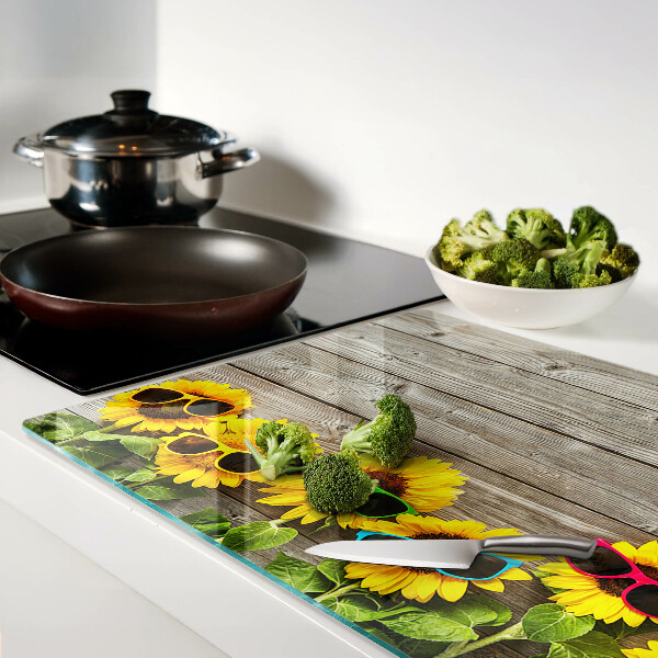 Tagliere in vetro con motivo di girasoli che indossano occhiali da sole