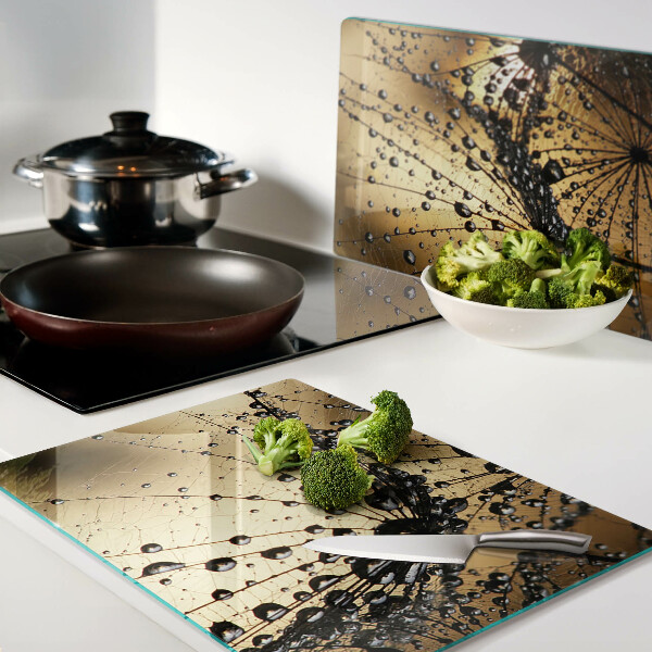 Tagliere in vetro temperato con stampa raffigurante gocce d'acqua sulle foglie