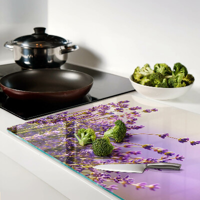 Tagliere in vetro con stampa a motivi di fiori di lavanda sul tema della finestra