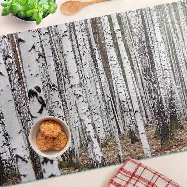 Tagliere in vetro temperato con stampa di tronchi d'albero di betulla bianchi