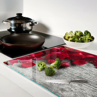 Tagliere in vetro con motivo di rose e petali a forma di cuore