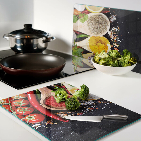 Tagliere in vetro temperato con decorazione a tema spezie ed erbe