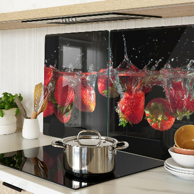 Tagliere in vetro temperato con stampa di fragole immerse nell'acqua