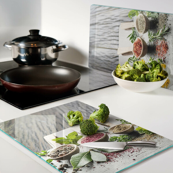 Tagliere in vetro temperato con decorazione a tema spezie ed erbe