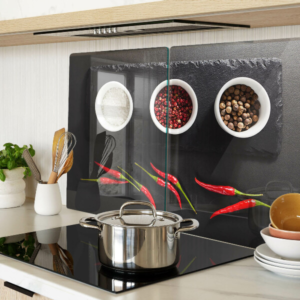 Tagliere in vetro temperato con stampa di spezie e peperoncini rossi