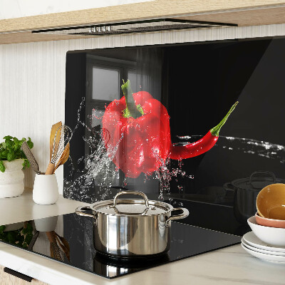 Tagliere in vetro temperato con stampa di peperone rosso immerso in acqua