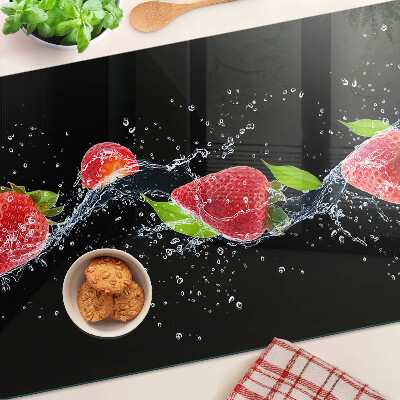 Tagliere in vetro temperato con stampa di fragole immerse nell'acqua