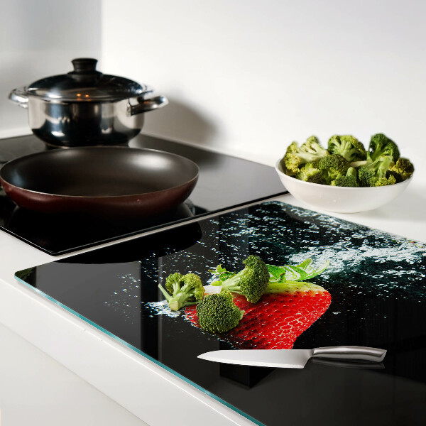 Tagliere in vetro temperato con motivo fragola immersa in acqua