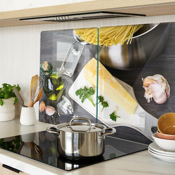 Tagliere in vetro accessori da cucina e ingredienti per la preparazione e il servizio