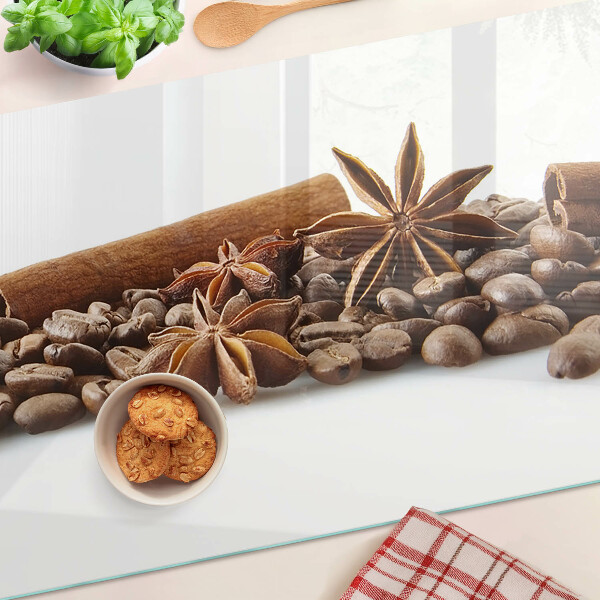 Tagliere in vetro con decorazione a spezie e chicchi di caffè