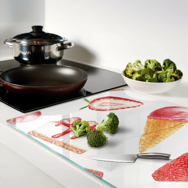 Tagliere in vetro con decorazione a gelato e fragole