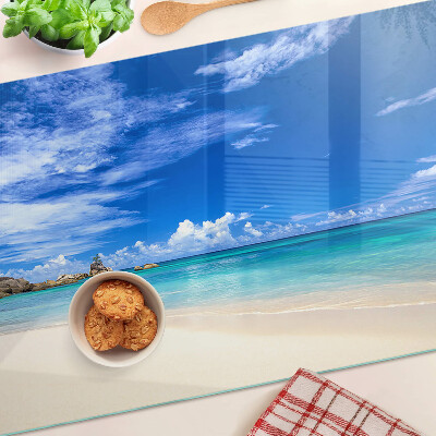 Tagliere in vetro con stampa a tema spiaggia tropicale e cielo azzurro