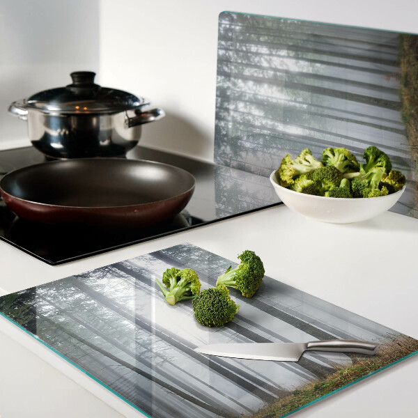 Tagliere in vetro con motivo Foresta nebbiosa