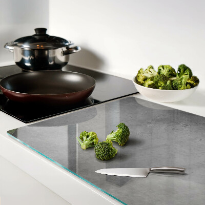 Tagliere in vetro con riflesso della finestra