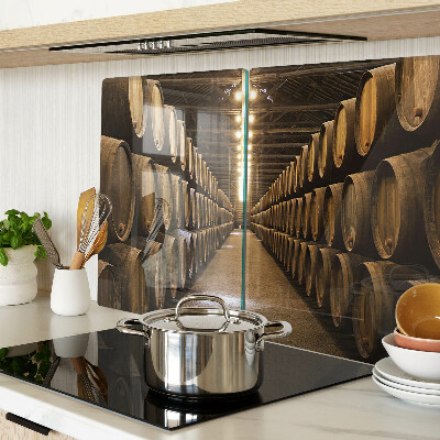 Tagliere in vetro con stampa raffigurante l'interno di una cantina con botti