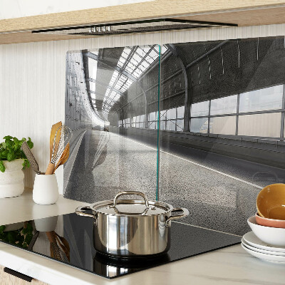 Tagliere in vetro temperato con motivo di architettura moderna e geometrie decorative