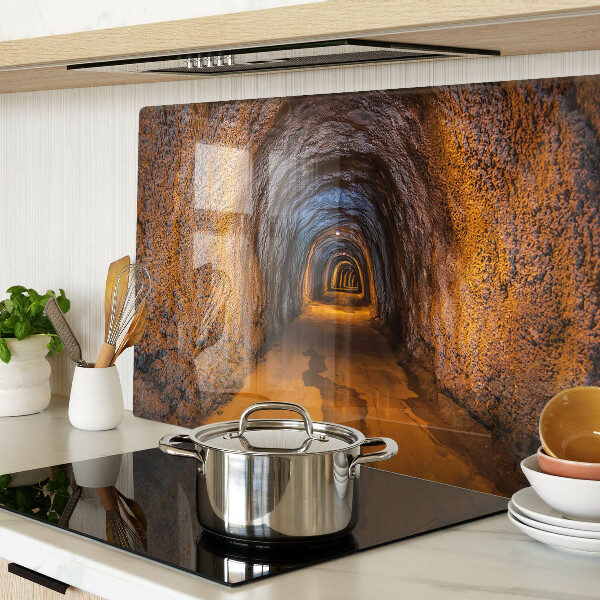 Tagliere in vetro temperato con stampa di un tunnel in una grotta e illuminazione