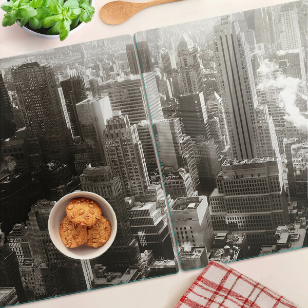 Tagliere in vetro con stampa del panorama della città nei toni del bianco e nero