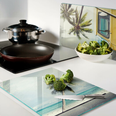 Tagliere in vetro temperato con stampa della spiaggia con palme e auto