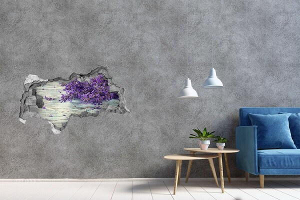 Adesivo con vista dietro il muro Fiori di lavanda su sfondo di legno