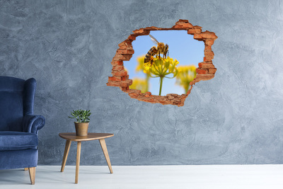 Adesivo effetto buco nel muro Un'ape su un fiore
