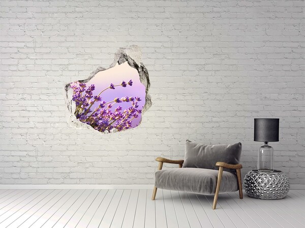 Trompe l'oeil buco nel muro Fiori di lavanda nella luce del mattino