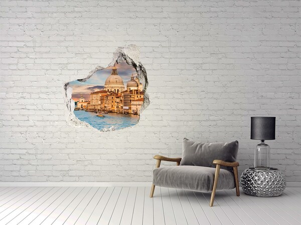 Trompe l'oeil buco nel muro Venezia al tramonto