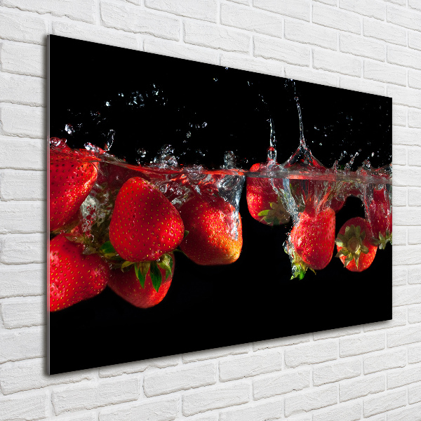 Quadro su vetro acrilico Fragole sott'acqua