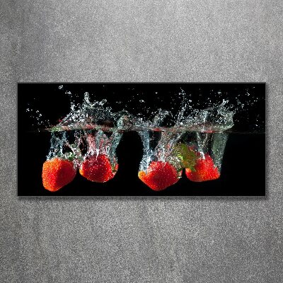 Quadro su vetro acrilico Fragole sott'acqua