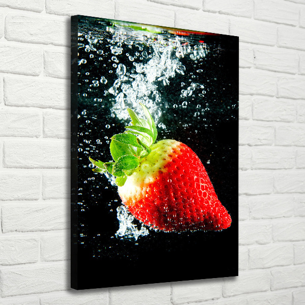 Stampa quadro su tela verticale Fragola sott'acqua