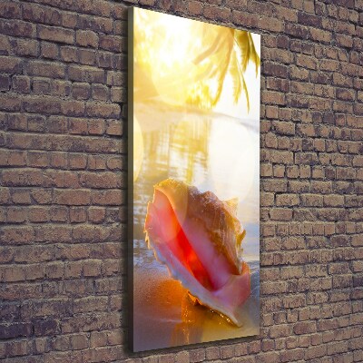 Stampa quadro su tela verticale Una conchiglia sulla spiaggia