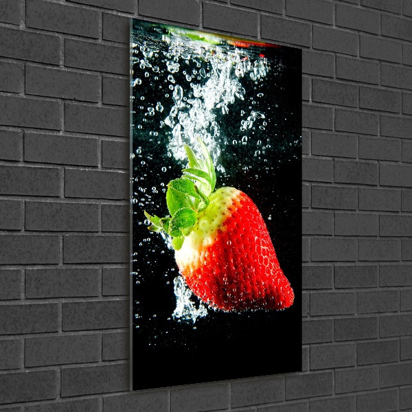 Quadro stampa su vetro verticale Fragola sott'acqua