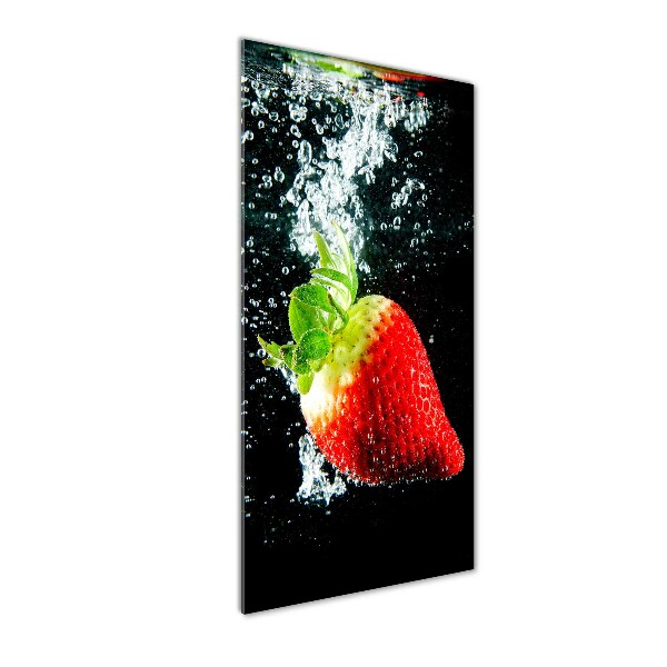 Quadro stampa su vetro verticale Fragola sott'acqua
