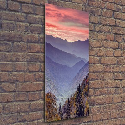 Quadro di vetro verticale Nebbia sulle montagne