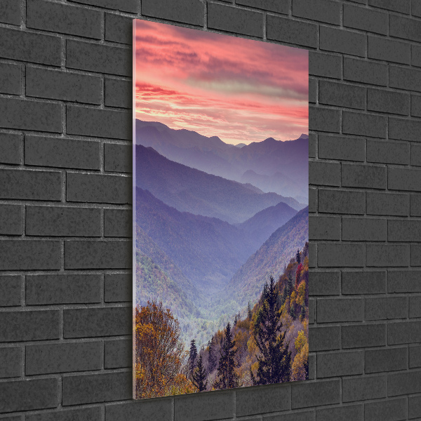 Quadro di vetro verticale Nebbia sulle montagne