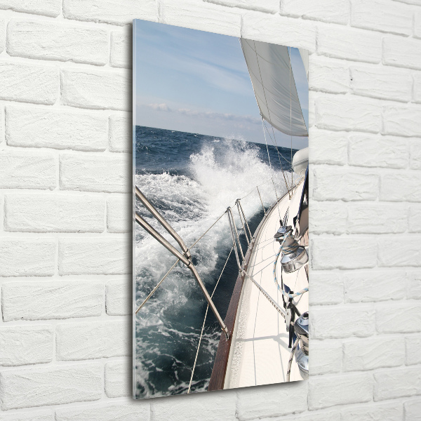 Quadro di vetro verticale Uno yacht in mare