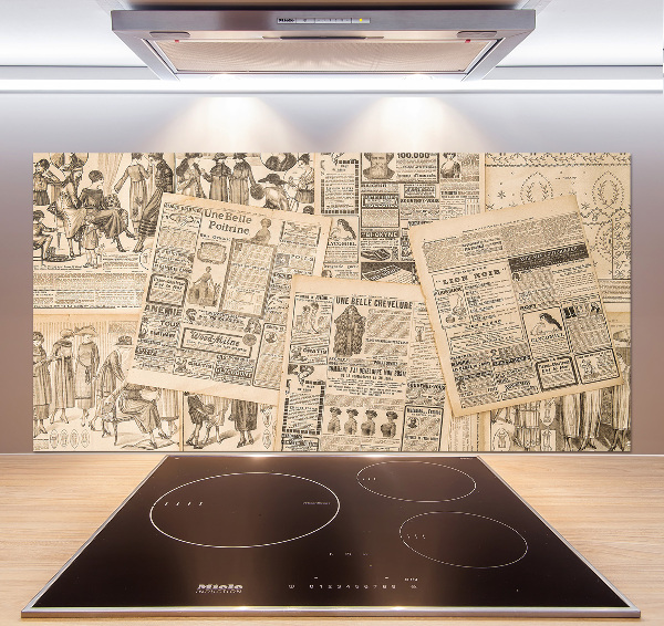 Pannello retrocucina con stampa raffigurante un vecchio giornale