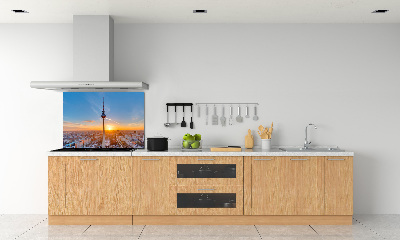 Rivestimento parete cucina con vano per torre televisiva