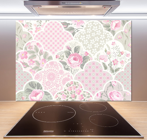 Rivestimento parete cucina con motivo di rose e ornamenti