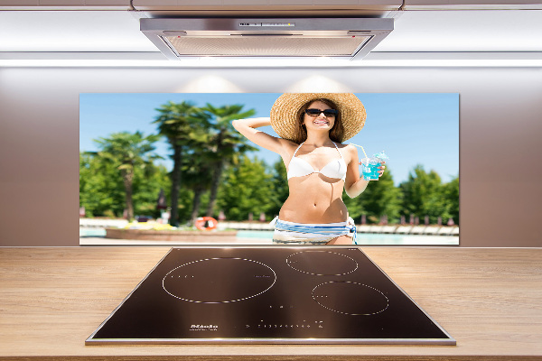 Pannello paraschizzi cucina con stampa raffigurante una donna a bordo piscina